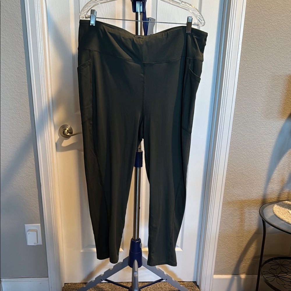 Rise by lularoe Green Cropped Ankle Pants with Relaxed Fit. Size 2X